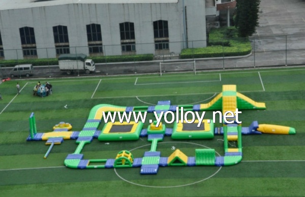 Amusement inflatable floating water park
