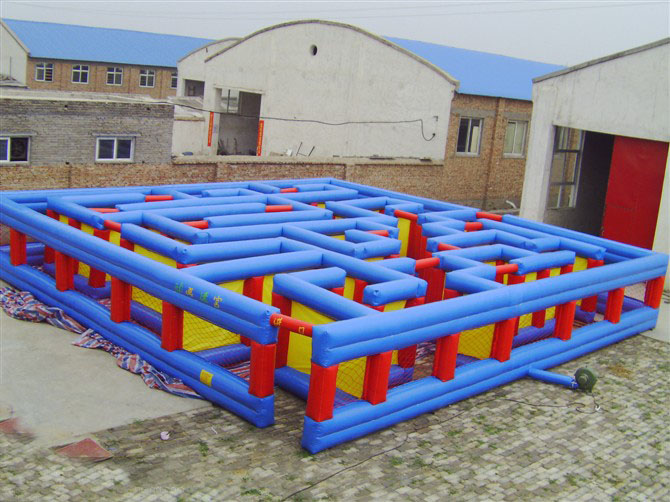 giant labyrinth game inflatable