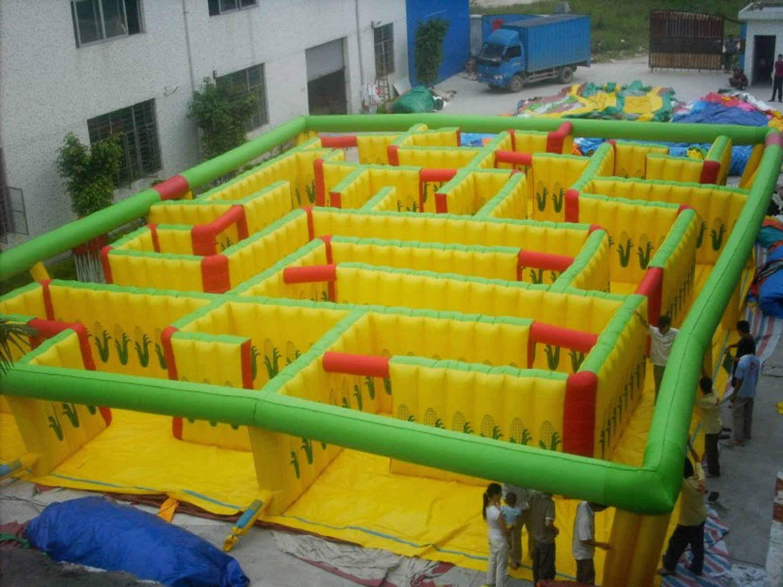 inflatable maze game 
