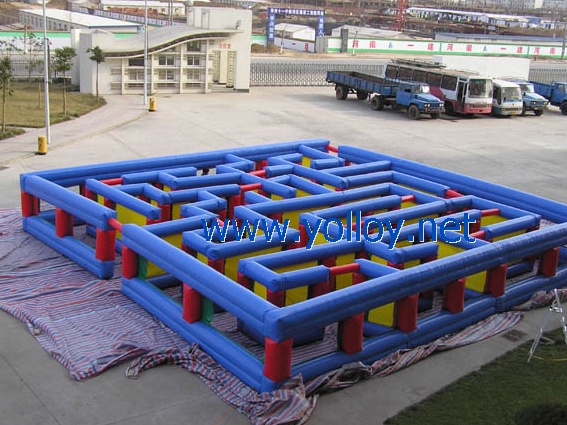 inflatable labyrinth game