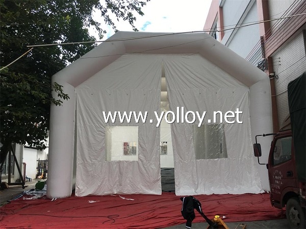 Inflatable portable hangar for MCI bus trailers tent