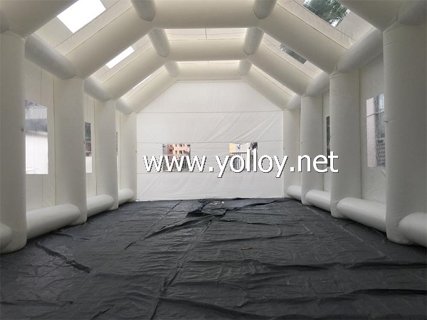 Inflatable portable hangar for MCI bus trailers tent