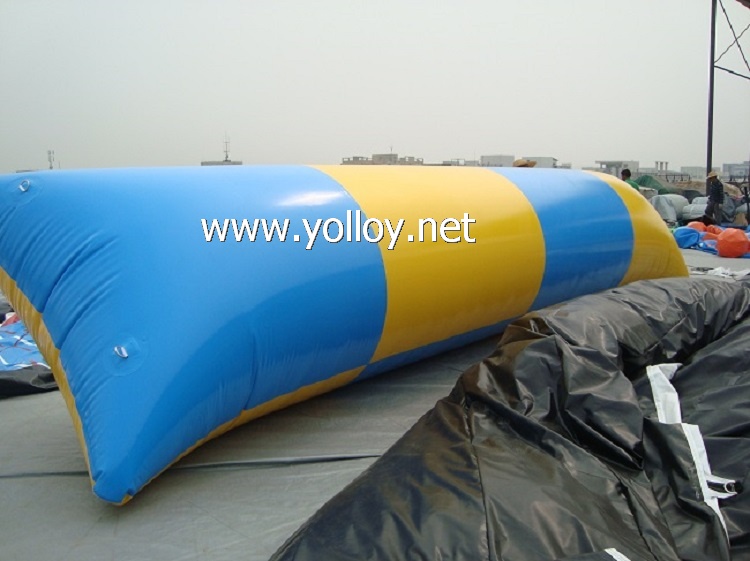 Inflatable Water Jumping Pillow For Water