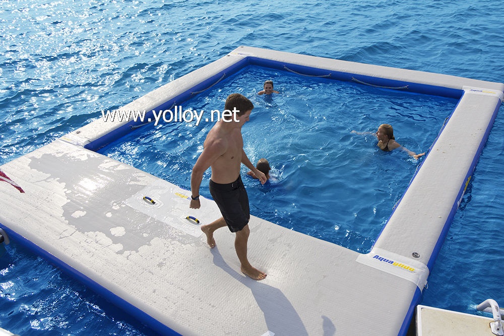 Floating swimming pool for yacht