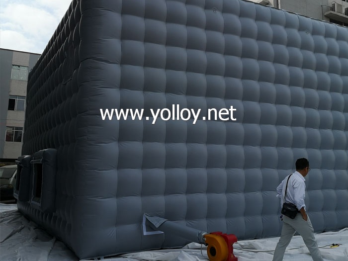 Mobile inflatable cinema hall tent