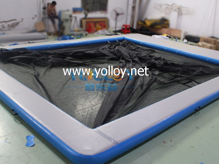 Inflatable sea pool for yacht