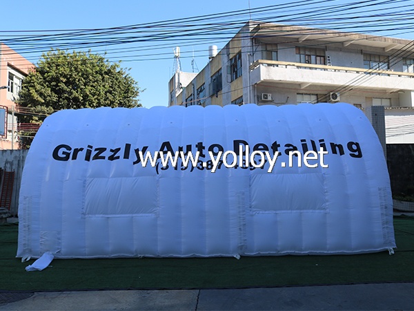 Portable inflatable tent for car wash