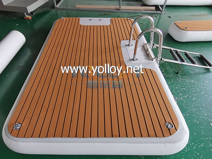 Floating platform for yacht partner to clear lounger leisure