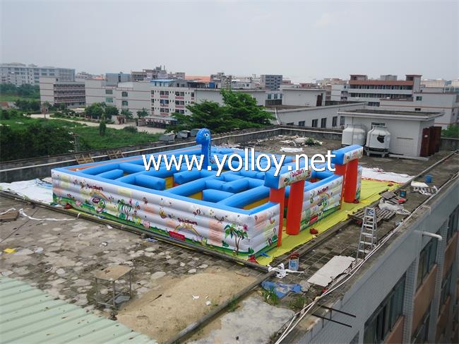 big inflatable labyrinth game for commerical use