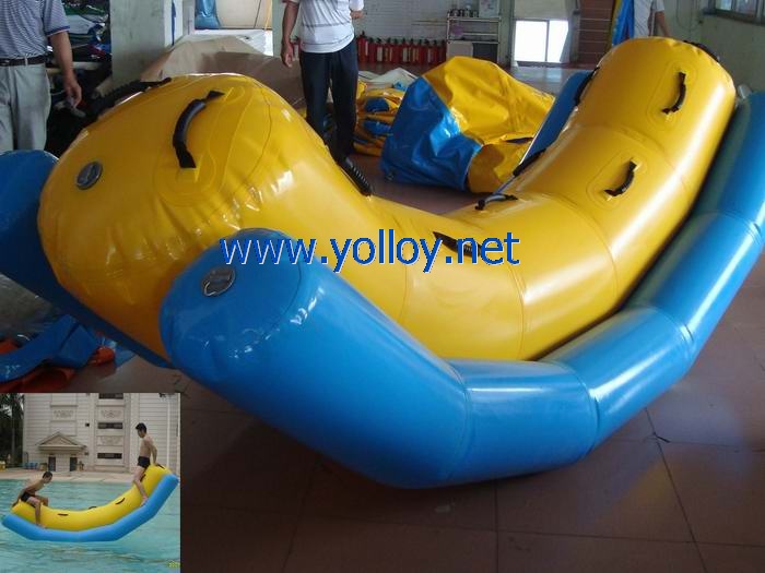 Inflatable water totter teeter for water sports splash