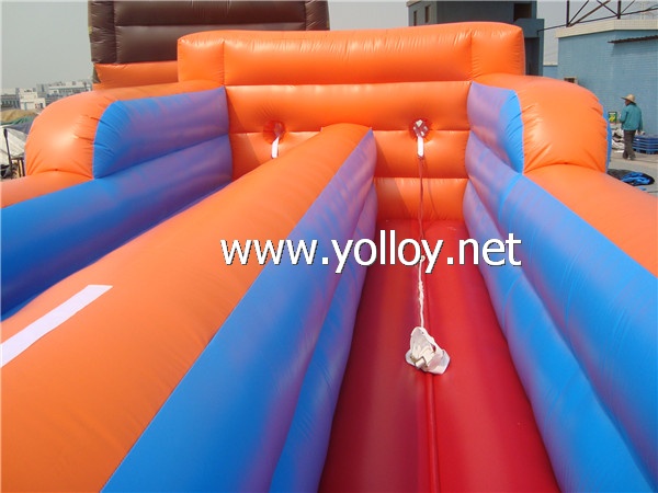 inflatale Bungee Run sport game