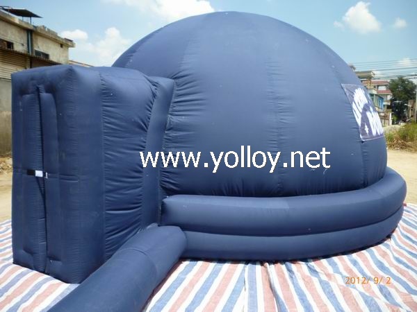 Inflatable dome projection screen