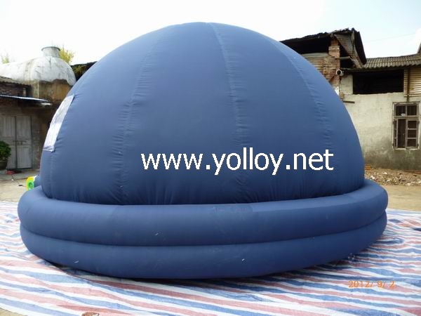 Inflatable dome projection screen