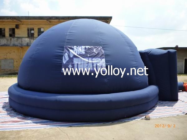 Inflatable dome projection screen