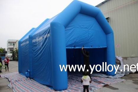 Portable inflatable garage