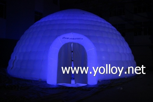 dome building inflatable igloo