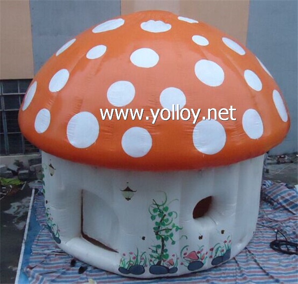 Inflatable mushroom house