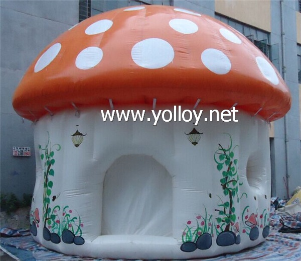 Inflatable mushroom house