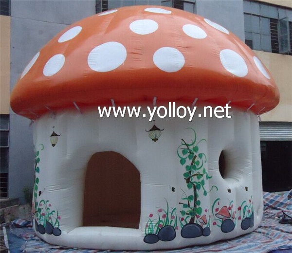 Inflatable mushroom house