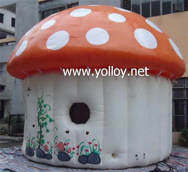 Inflatable mushroom house