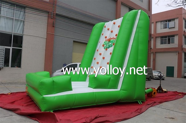 Interesting Green inflatable climbing wall for summer holidays