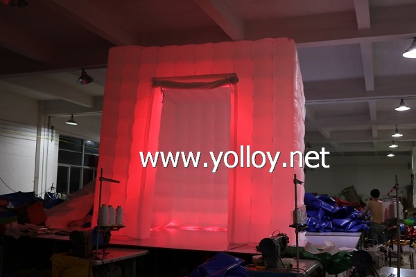 Portable inflatable photo studio cube