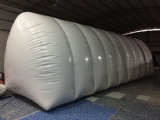 Airtight inflatable structure for making snow house