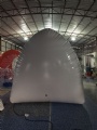 Airtight inflatable structure for making snow house