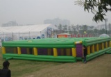 Large inflatable labyrinth for amusement party rental