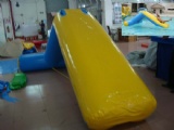 Size: 3.5mX2m
Material:0.9mm PVC tarpaulin
Package size: 0.8mX 0.5mX 0.5m
Weight:35kg