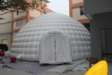 dome building inflatable igloo